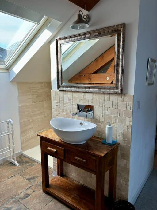 Little Bream - Pretty Cosy Cottage, Sea Views, Walk To The Beach Mawnan Smith Екстер'єр фото