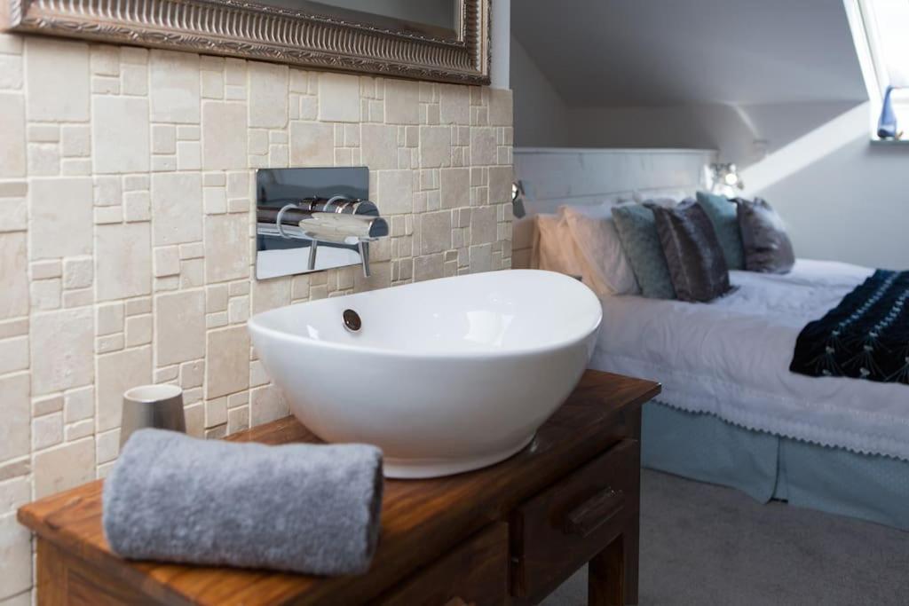 Little Bream - Pretty Cosy Cottage, Sea Views, Walk To The Beach Mawnan Smith Екстер'єр фото